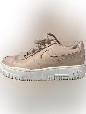Nike Air Force 1 Low Pixel
Particle Beige